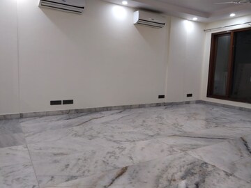 Room in 2 BHK Builder Floor at Chittaranjan Park – for Rent