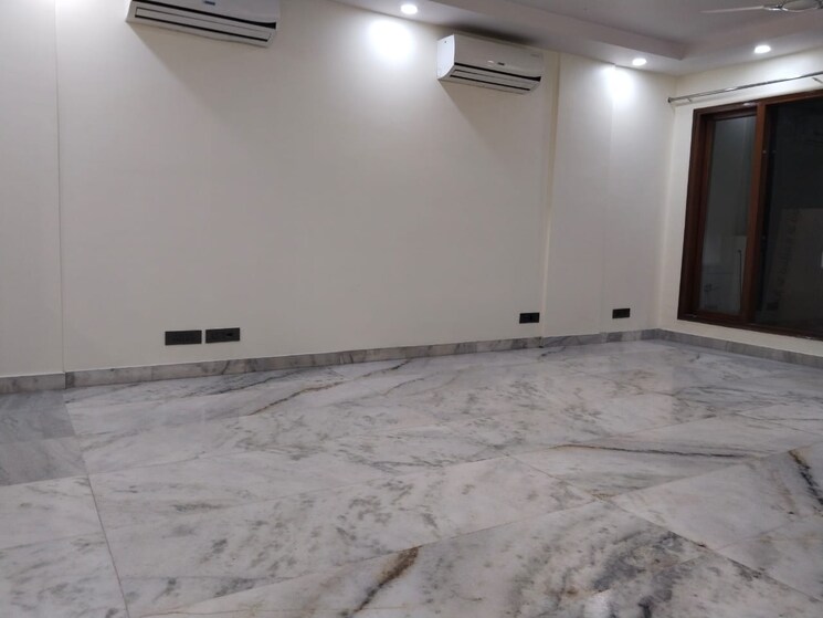 Room, chittaranjan park 2 Bedroom 125 Sq.Yd. Builder Floor In Chittaranjan Park Delhi 8884442