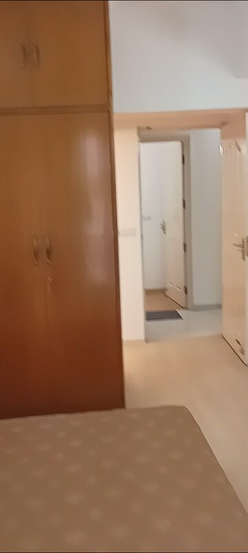 Room in 4 BHK Apartment at DLF Westend Heights, Sector 53 – for Rent