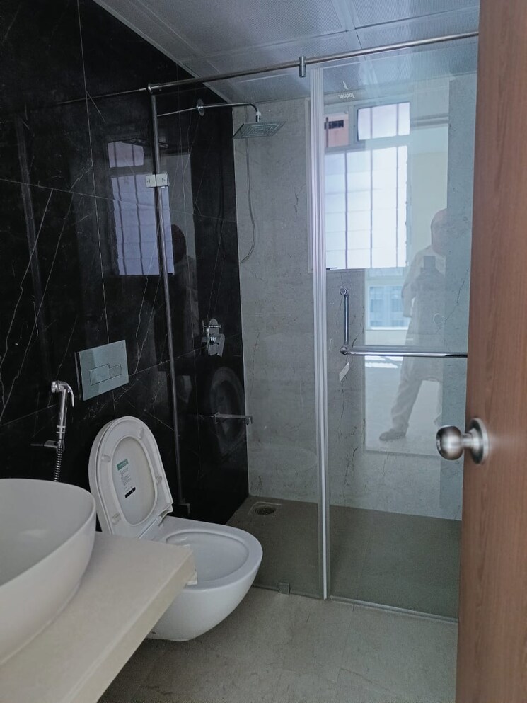 Bathroom, dosti-west-county 2 Bedroom 734 Sq.Ft. Apartment In Balkum Pada Thane 8884585