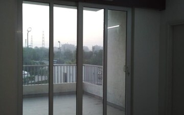 2 BHK Apartment For Sale in DLF The Primus, Sector 82a
