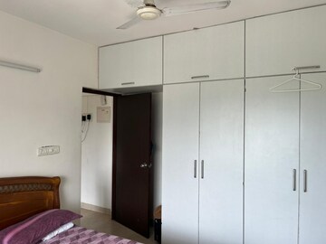 Room in 1 BHK Apartment at Conwood Astoria, Goregaon East – for Rent