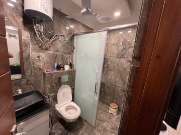 Bathroom in 4 BHK Builder Floor at Eros Rosewood City, Sector 49 – for Sale