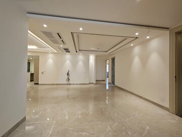 Room in 4 BHK Builder Floor at Parklands, Sector 85 – for Sale