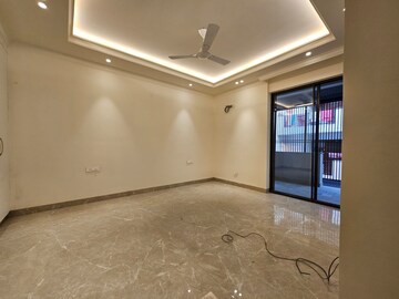 Room in 4 BHK Builder Floor at Parklands, Sector 85 – for Sale