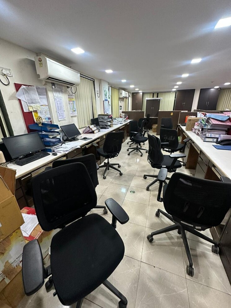 Team Area, turbhe-plaza Commercial Office Space 4000 Sq.Ft. In Turbhe Navi Mumbai 8884814