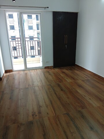 Room in 2 BHK Apartment at Ace Divino, Sector 1 Greater Noida – for Rent