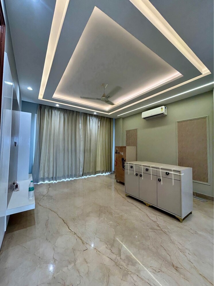 Room, sector 9 3 Bedroom 263 Sq.Yd. Builder Floor In Sector 9 Gurgaon 8884853