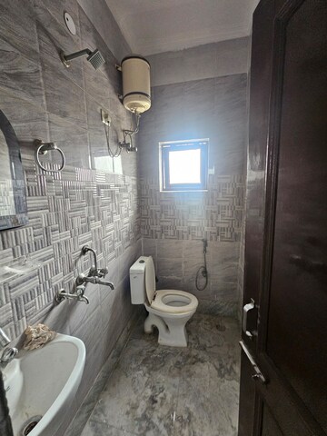 Living Room in 1 BHK Builder Floor at Sector 9 – for Rent