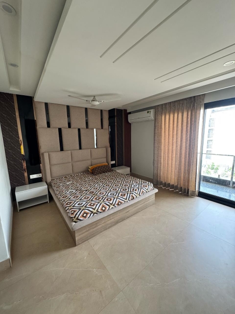 4 BHK + Pooja Room,Servant Room,Study Room 360 Sq.Yd. Builder Floor in Suncity Township Gurgaon