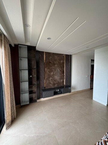 Room in 4 BHK Builder Floor at Suncity Township Gurgaon, Sector 54 – for Rent