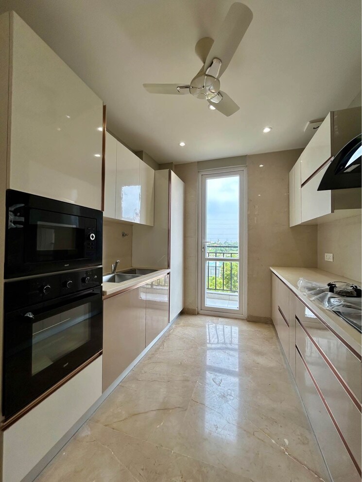 Kitchen, sector 4 3 Bedroom 250 Sq.Yd. Builder Floor In Sector 4 Gurgaon 8884905
