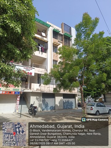  Shop For Rent in New Ranip