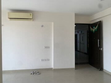 Room in 2 BHK Apartment at Shapoorji Pallonji Joyville Gurgaon, Sector 102 – for Rent