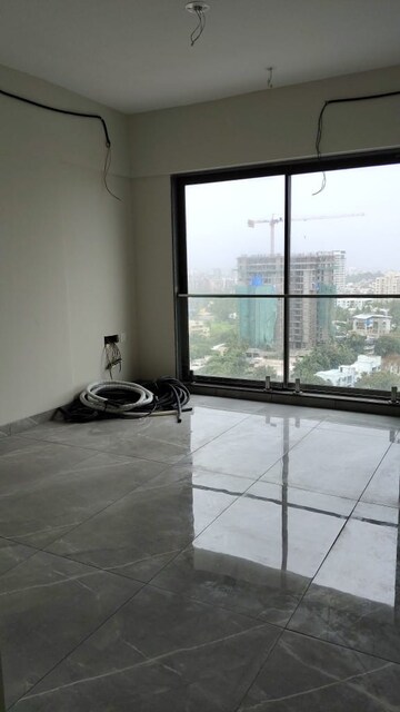 Room in 3 BHK Apartment at Hubtown Ruby, Andheri West – for Rent