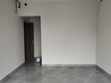 Room in 3 BHK Apartment at Hubtown Ruby, Andheri West – for Rent