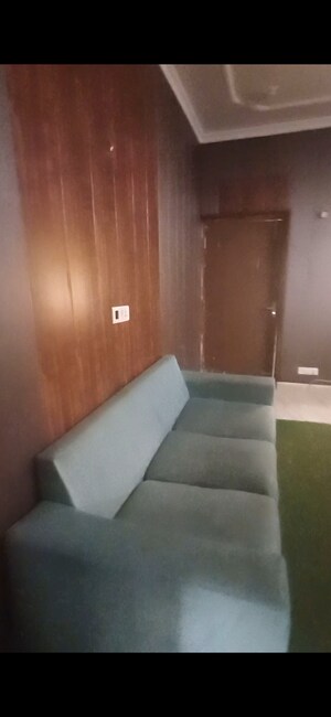 Room in 6 BHK Independent House at RWA Apartments, Sector 31 – for Sale