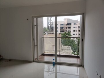Room in 2 BHK Apartment at Gagan Ela, Nibm Road – for Rent