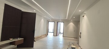Room in 4 BHK Builder Floor at Parklands, Sector 85 – for Sale