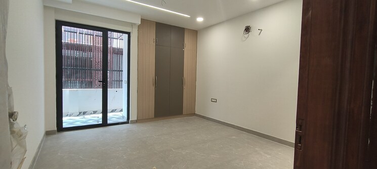 Room, parklands 4 Bedroom 350 Sq.Yd. Builder Floor In Sector 85 Faridabad 8884928