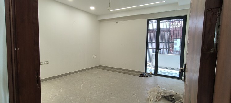 Room, parklands 4 Bedroom 350 Sq.Yd. Builder Floor In Sector 85 Faridabad 8884928