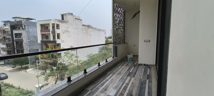 Balcony, parklands 4 Bedroom 350 Sq.Yd. Builder Floor In Sector 85 Faridabad 8884928