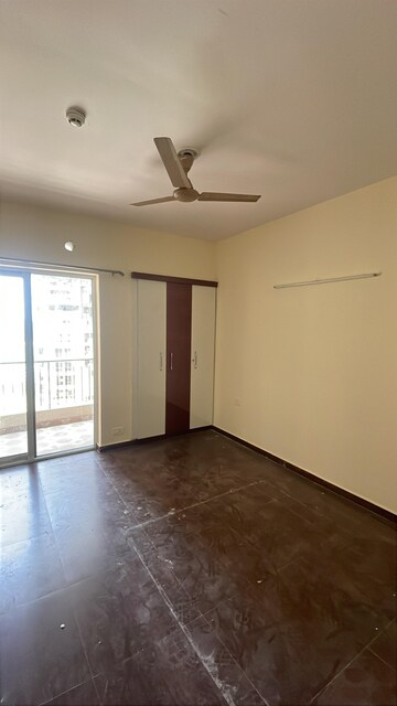 Room in 2 BHK Apartment at Landcraft Golflink Villas, Pandav Nagar – for Rent