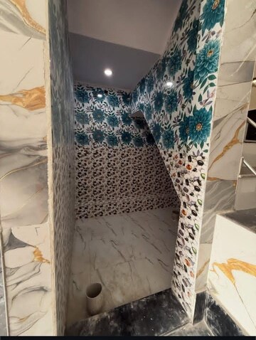 Bedroom in 2 BHK Builder Floor at Sector 32 – for Rent