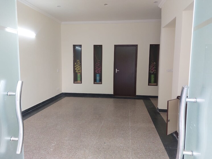 Room, sector 27 2 Bedroom 1400 Sq.Ft. Builder Floor In Sector 27 Gurgaon 8885125
