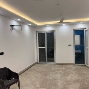 Room in 3 BHK Builder Floor at RWA Flats Pocket 40, Chittaranjan Park – for Sale