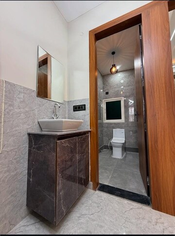 Bathroom in 3 BHK Builder Floor at Sector 33 – for Sale