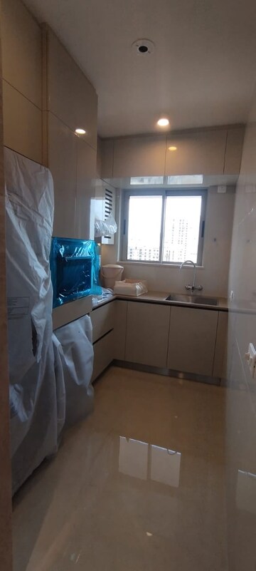Bathroom in 1 BHK Apartment at Hiranandani Highland, Powai – for Rent