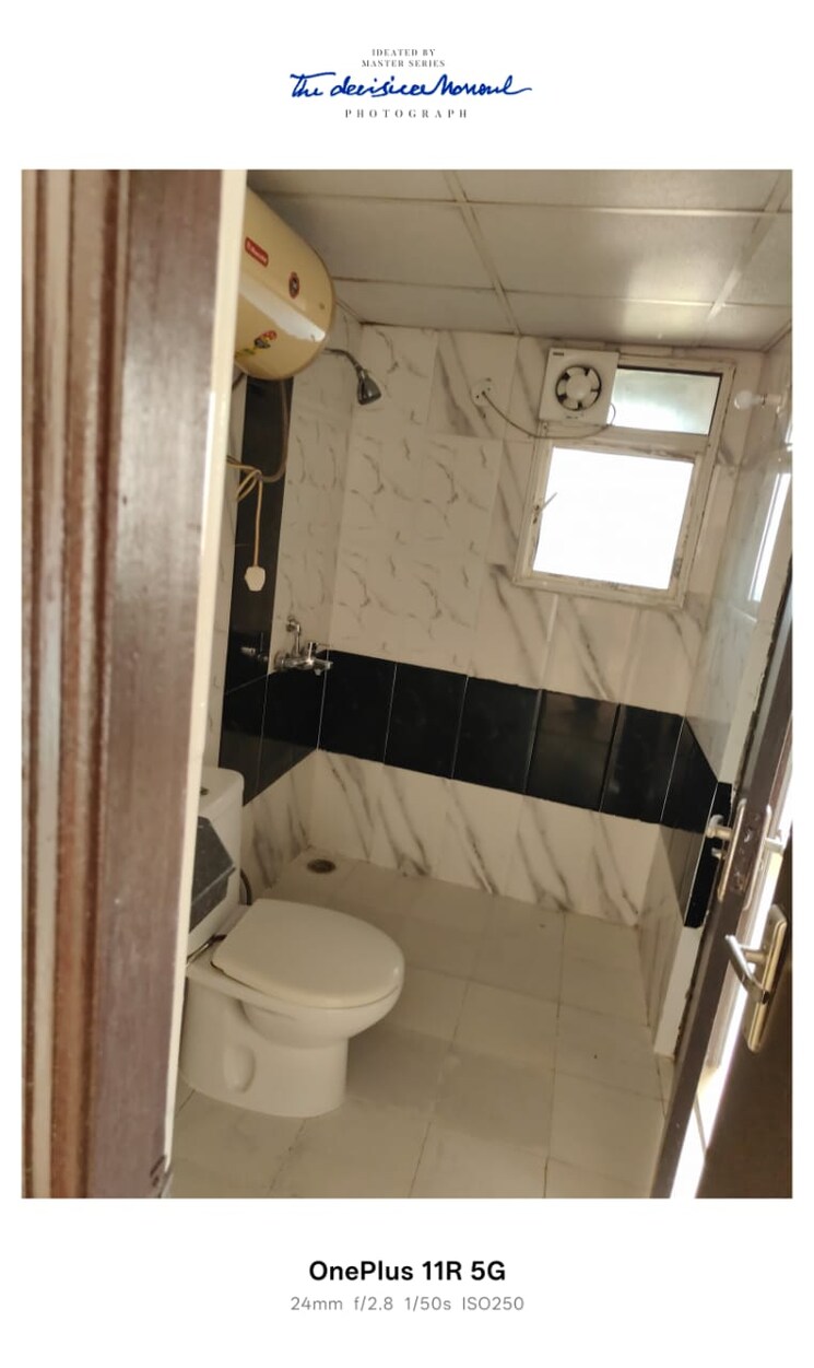 Bathroom, nimbus-the-hyde-park 2 Bedroom 915 Sq.Ft. Apartment In Sector 78 Noida 8885281