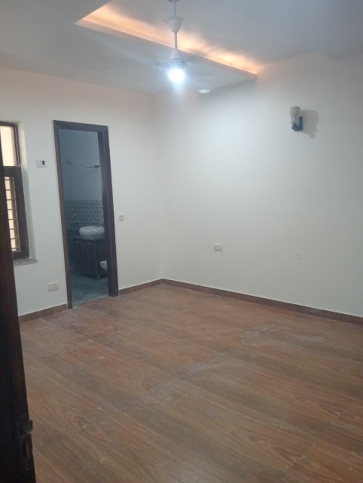 Room, sector 28 4 Bedroom 3600 Sq.Ft. Builder Floor In Sector 28 Faridabad 8885283