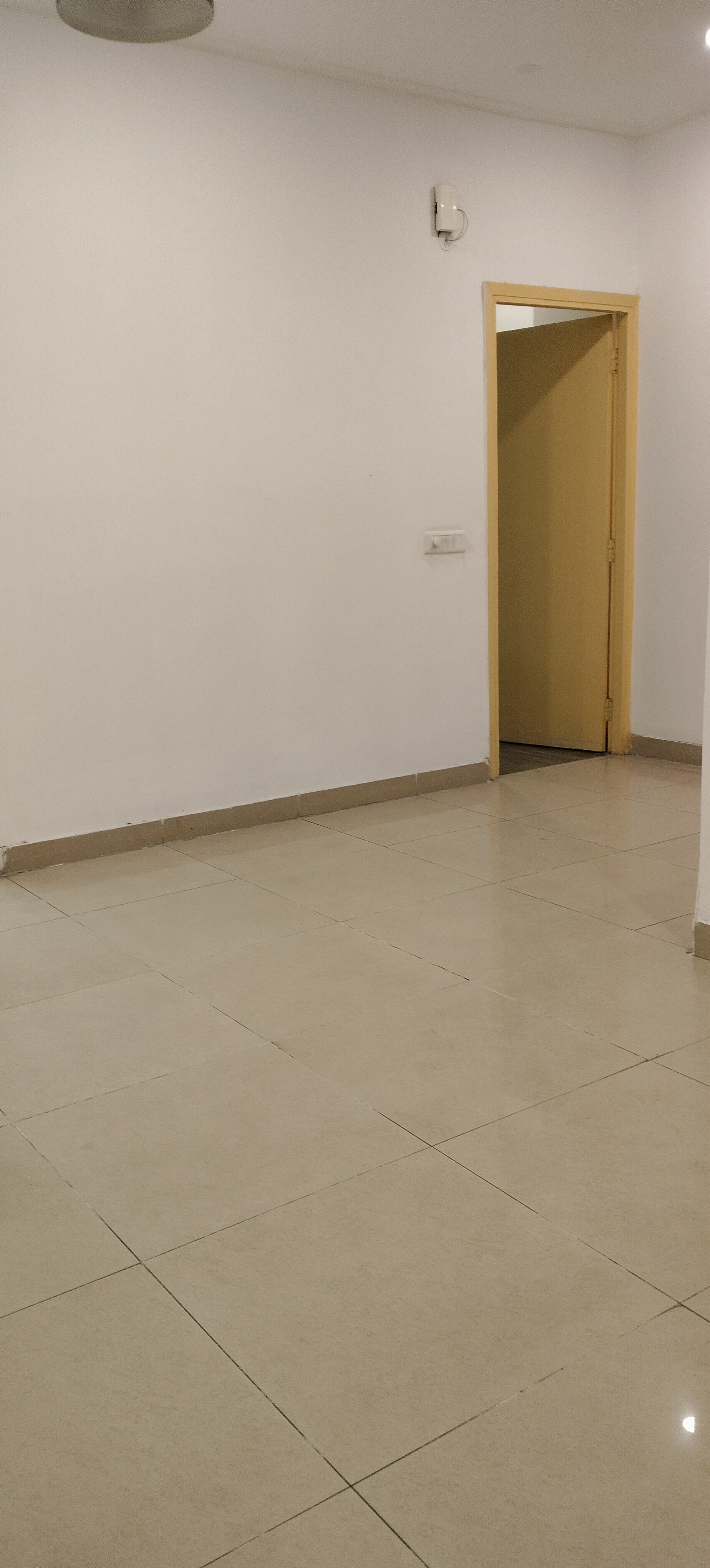 2 BHK Apartment For Rent in Gaur City 2 - 14th Avenue