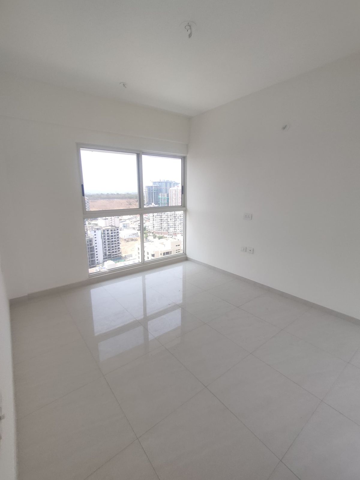 2 BHK 650 Sq.Ft. Apartment in Raymond Ten X Vibes