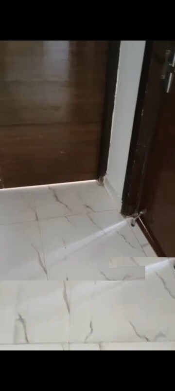 Furnished Amenities in 3 BHK Apartment at Mahagun Mywoods, Sector 16c Greater Noida – for Rent