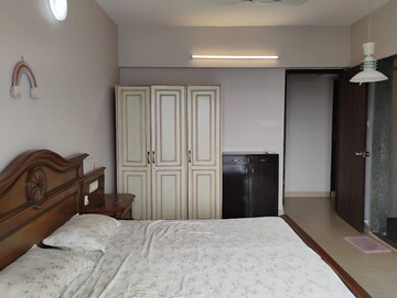 Master Bedroom in 3 BHK Apartment at HDIL Metropolis Residences, Andheri West – for Rent