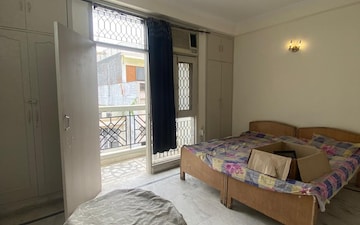 1 BHK Builder Floor For Rent in Sarvapriya Vihar