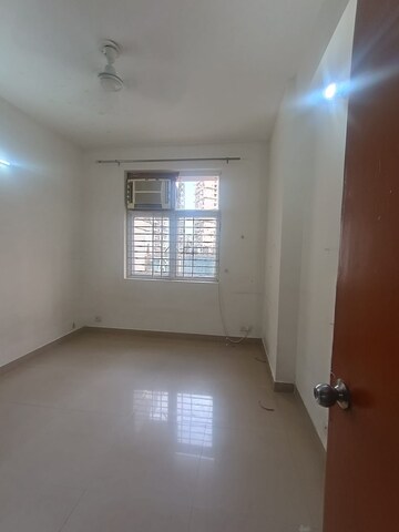 Room in 3 BHK Apartment at Mahagun Mywoods, Sector 16c Greater Noida – for Rent