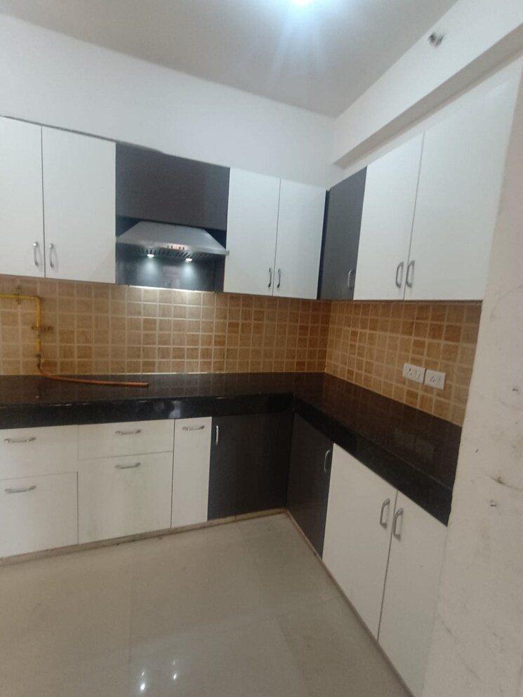 Kitchen, mahagun-mywoods 3 Bedroom 1370 Sq.Ft. Apartment In Sector 16c Greater Noida Greater Noida 8886599