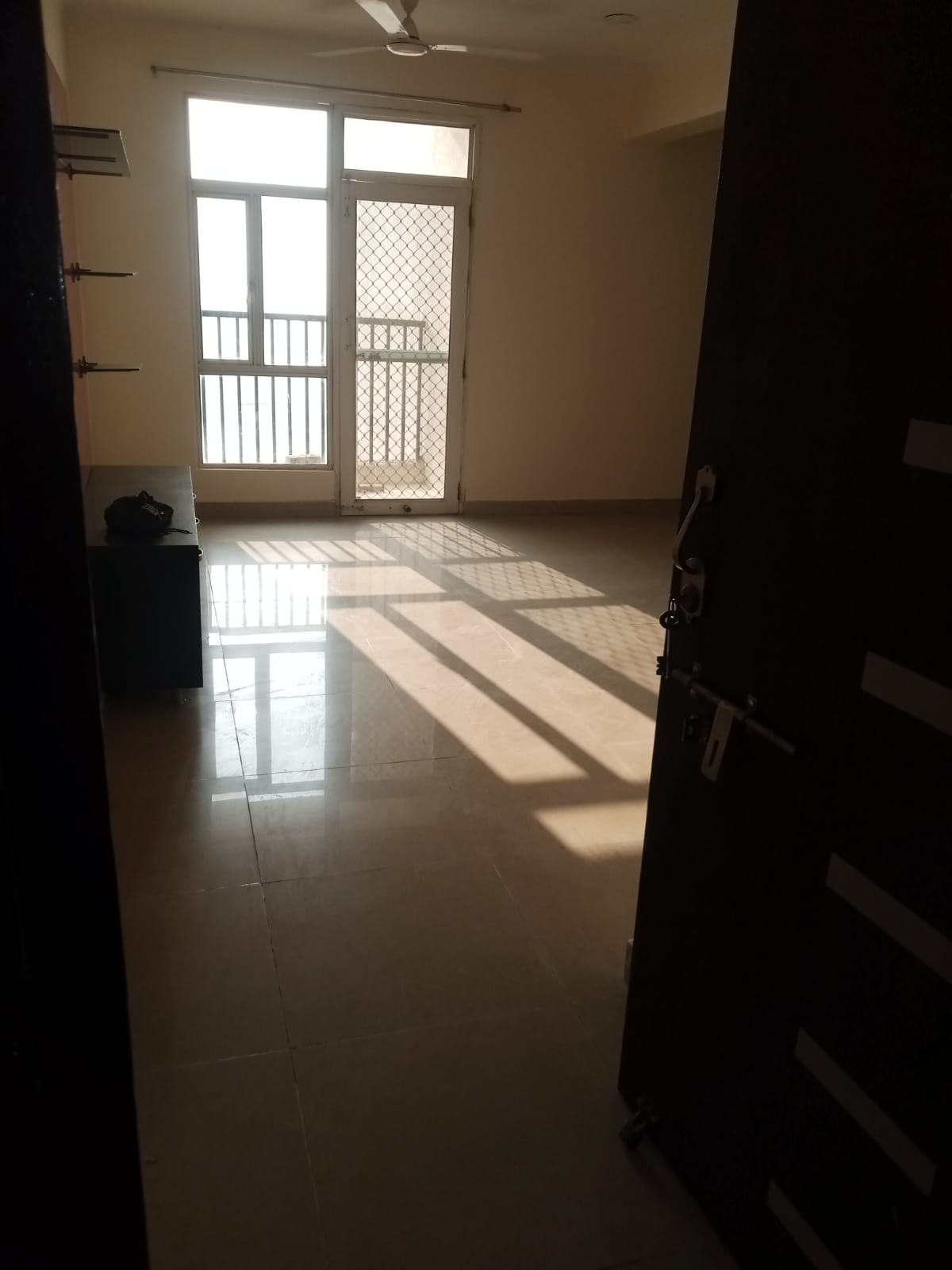 3 BHK + Servant Room 1470 Sq.Ft. Apartment in Gaur City 5th Avenue