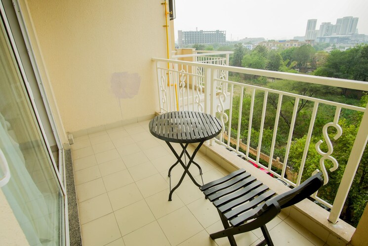 Balcony, signature-global-signum-93 3 Bedroom 2300 Sq.Ft. Apartment In Sector 93 Gurgaon 8885953