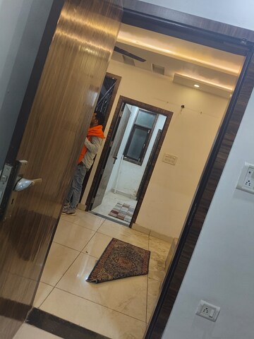 Furnished Amenities in 2 BHK Builder Floor at Dwarka Mor – for Rent