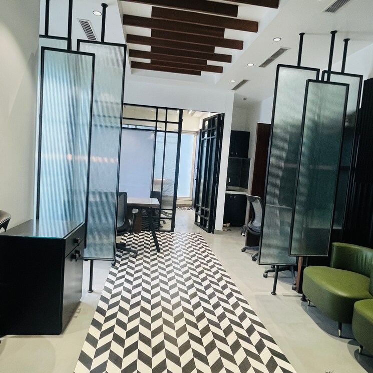 Team Area, urbtech-trade-centre Commercial Office Space 600 Sq.Ft. In Sector 132 Noida 8886371