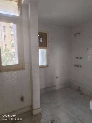 Room in 3 BHK Apartment at Technocrat CGH Society, Sector 56 – for Sale