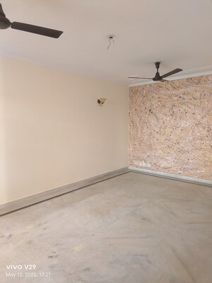 Room in 3 BHK Apartment at Technocrat CGH Society, Sector 56 – for Sale