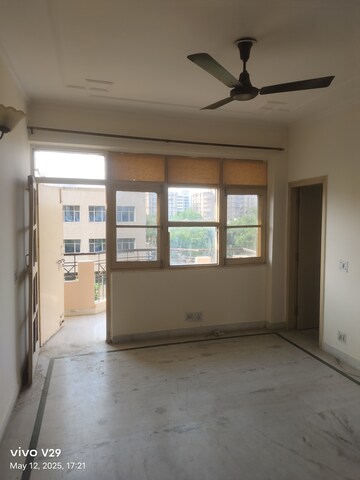 Room in 3 BHK Apartment at Technocrat CGH Society, Sector 56 – for Sale