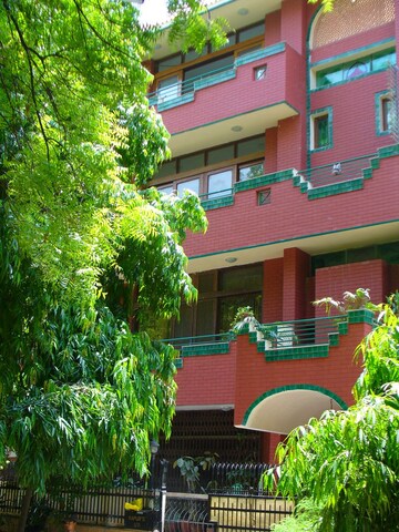 2 BHK Builder Floor For Rent in Sarvapriya Vihar
