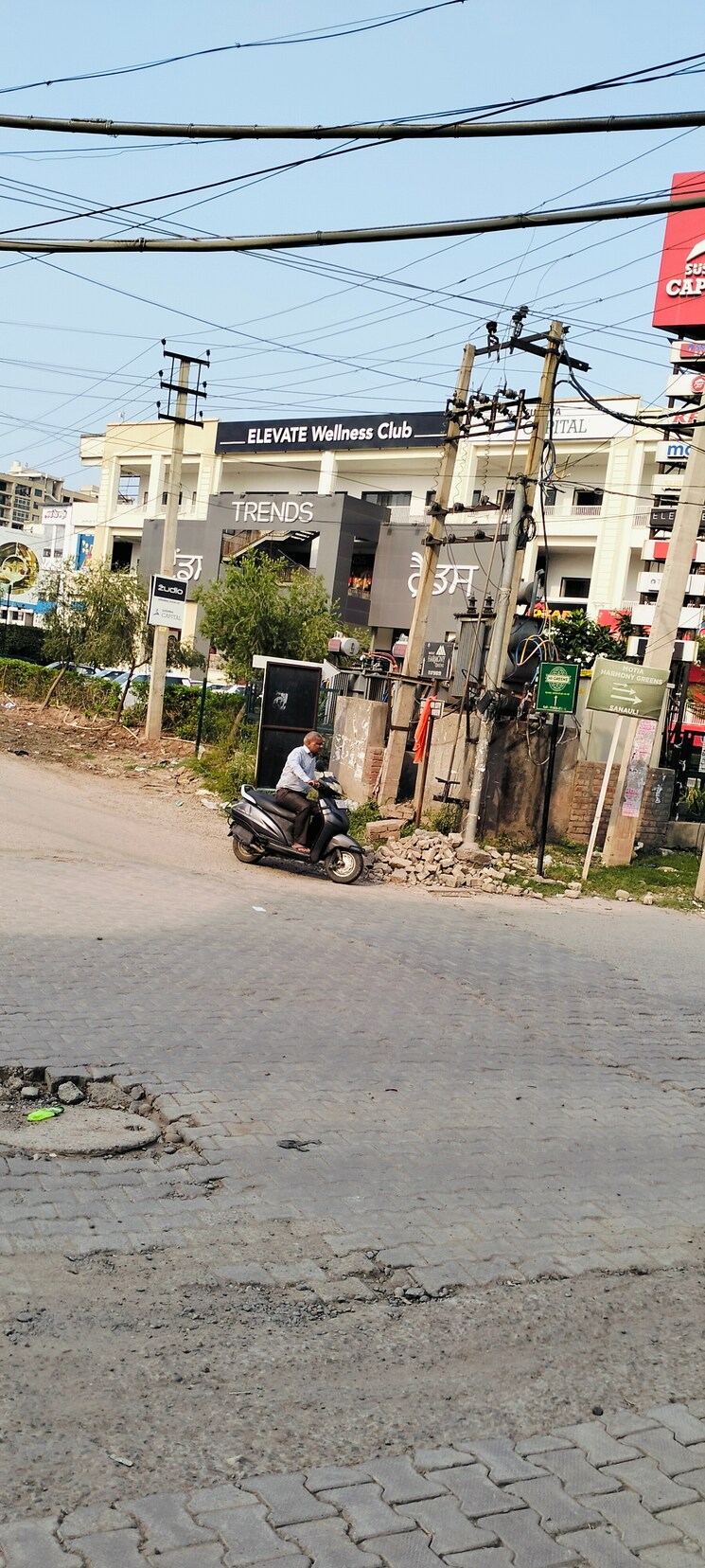  Parking, guru-nanak-enclave 3 Bedroom 600 Sq.Ft. Independent House In Dhakoli Zirakpur 8886115